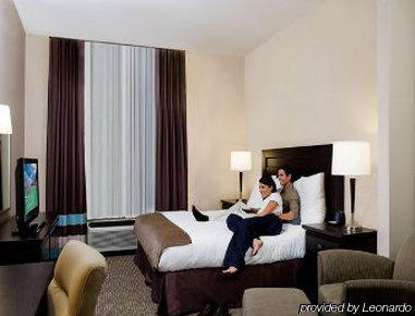 Wingate New Orleans Hotel
